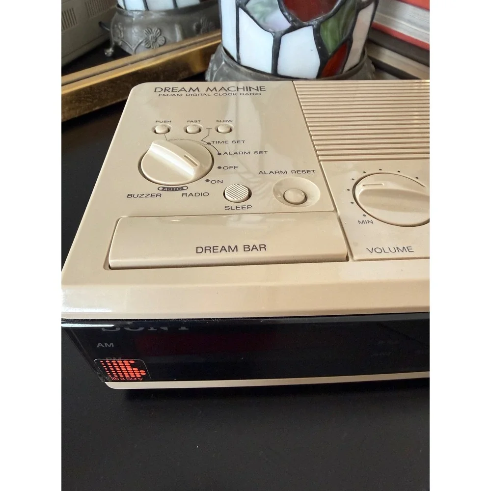 Vintage Sony Dream Machine Alarm Clock Radio ICF-C50W Works FM/AM LED‎
